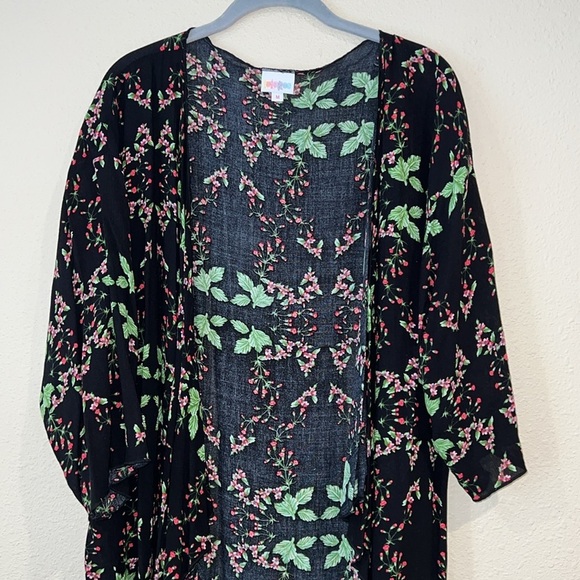 Women’s LULAROE Shirley floral graphic open front cardi top size Medium - Picture 2 of 6